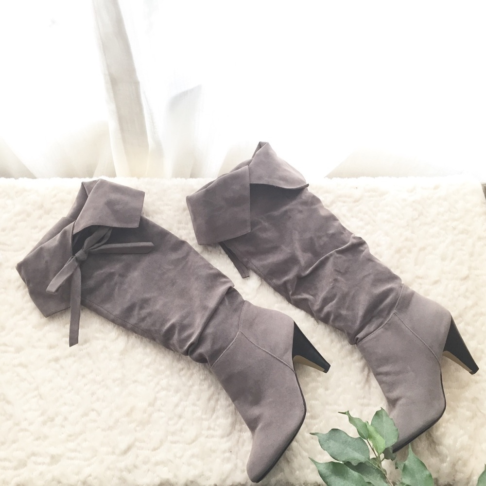 NWOT over the knee taupe suede boots 6.5